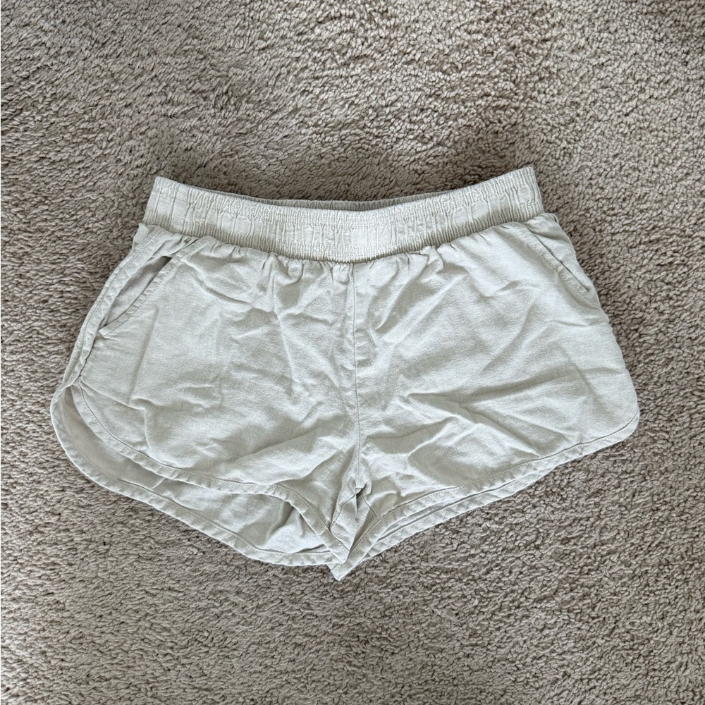 RSQ Cream Medium Shorts
